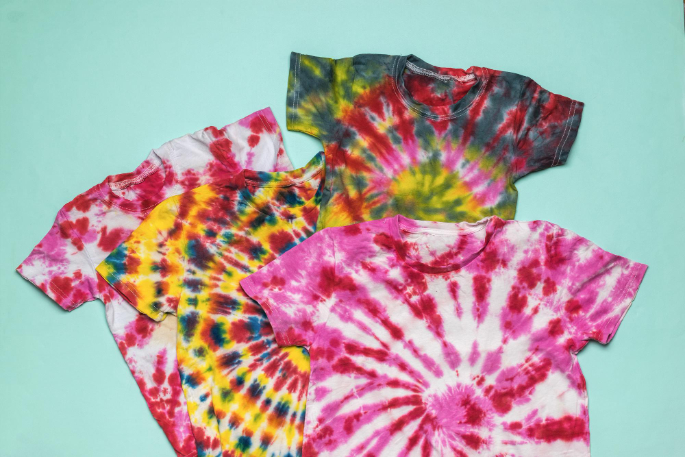 Clothing with distracting patterns